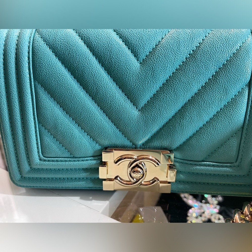 Chanel 19S Turquoise Iridescent Caviar Chevron Quillted Small Boy Gold Hardware - Picture 13 of 15